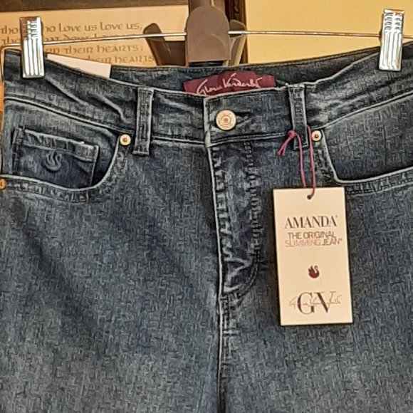 Brand New High Rise Famous Gloria Vanderbilt AMANDA Slimming Jeans!!! - Picture 2 of 14